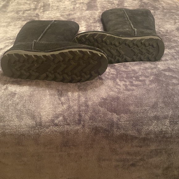 BEARPAW TALL BOOTS - Picture 3 of 6